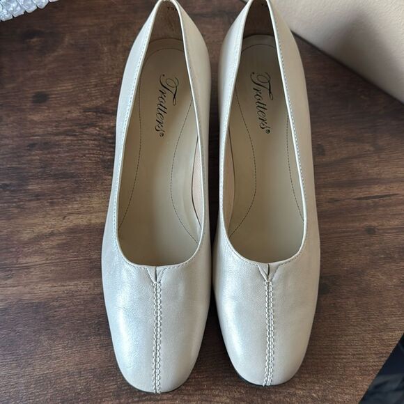 Trotters Elegant Cream heels size 7.5 N - Picture 5 of 11